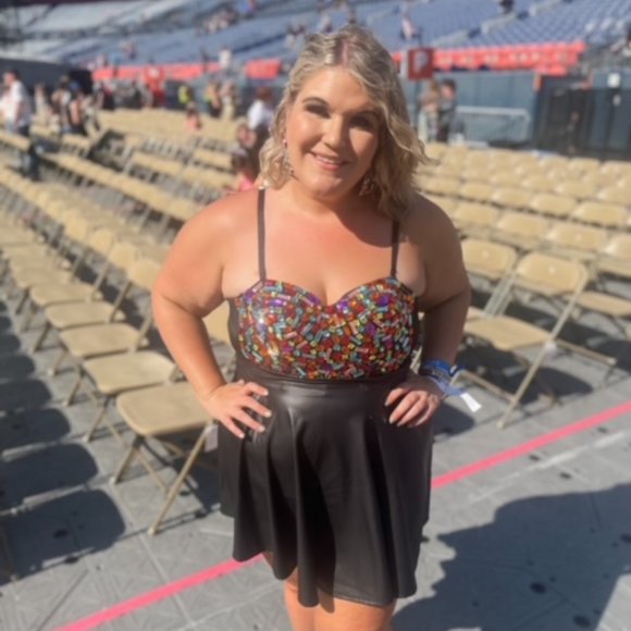 Meet your Posher, Kelli - Picture 4 of 8